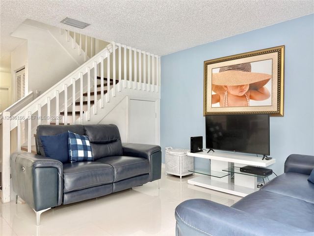 20807 NW 1st Street, Pembroke Pines, FL 33029