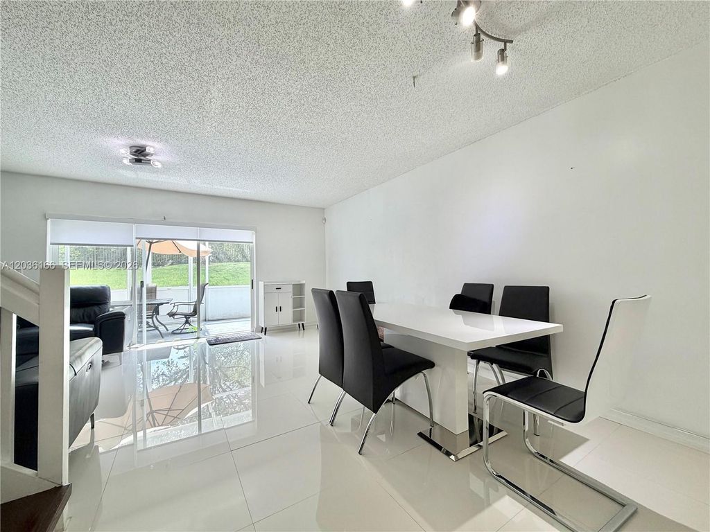 20807 NW 1st Street, Pembroke Pines, FL 33029