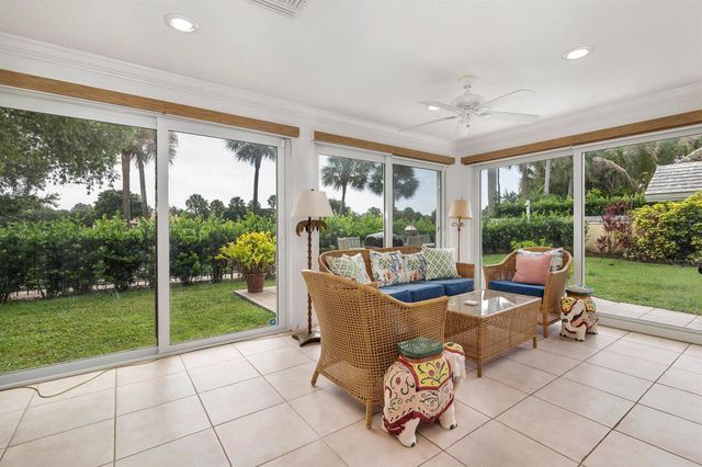 2402 Saratoga Bay Drive, West Palm Beach, FL 33409