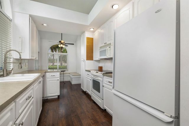 2402 Saratoga Bay Drive, West Palm Beach, FL 33409
