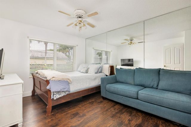 2402 Saratoga Bay Drive, West Palm Beach, FL 33409