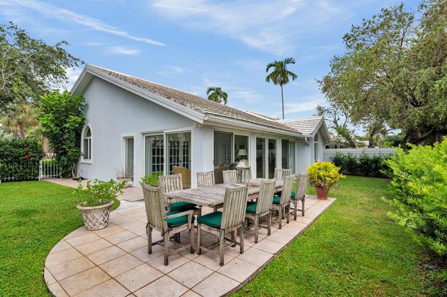 2402 Saratoga Bay Drive, West Palm Beach, FL 33409