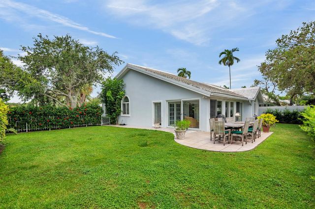 2402 Saratoga Bay Drive, West Palm Beach, FL 33409