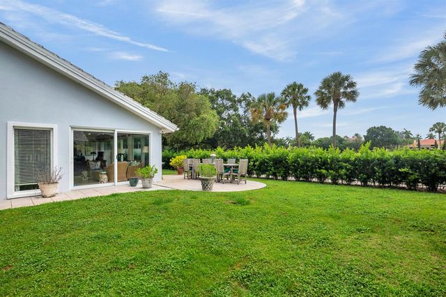 2402 Saratoga Bay Drive, West Palm Beach, FL 33409