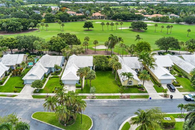 2402 Saratoga Bay Drive, West Palm Beach, FL 33409