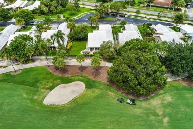 2402 Saratoga Bay Drive, West Palm Beach, FL 33409
