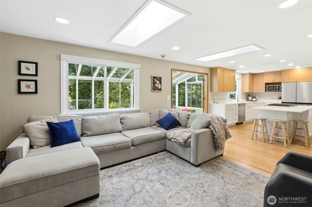 12406 SE 47th Street, Bellevue, WA 98006