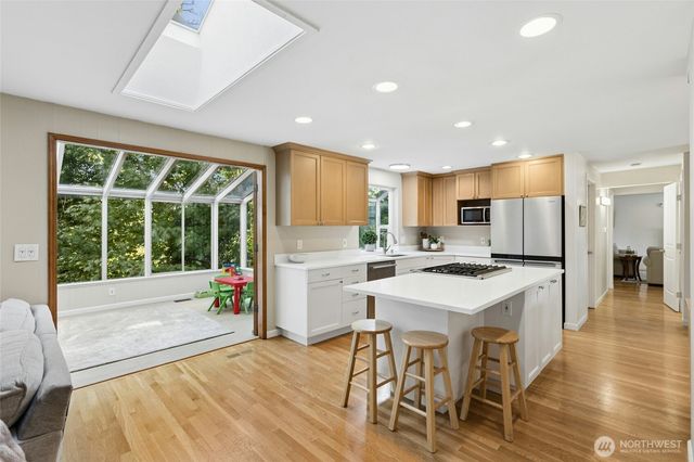 12406 SE 47th Street, Bellevue, WA 98006
