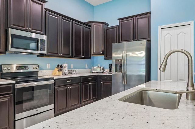 8976 DOVE VALLEY WAY, Davenport, FL 33896