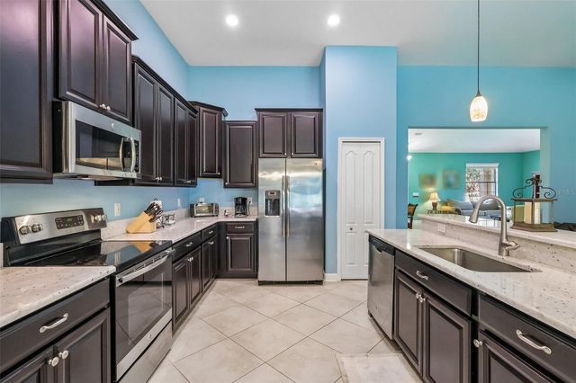 8976 DOVE VALLEY WAY, Davenport, FL 33896
