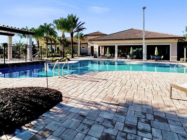 8976 DOVE VALLEY WAY, Davenport, FL 33896