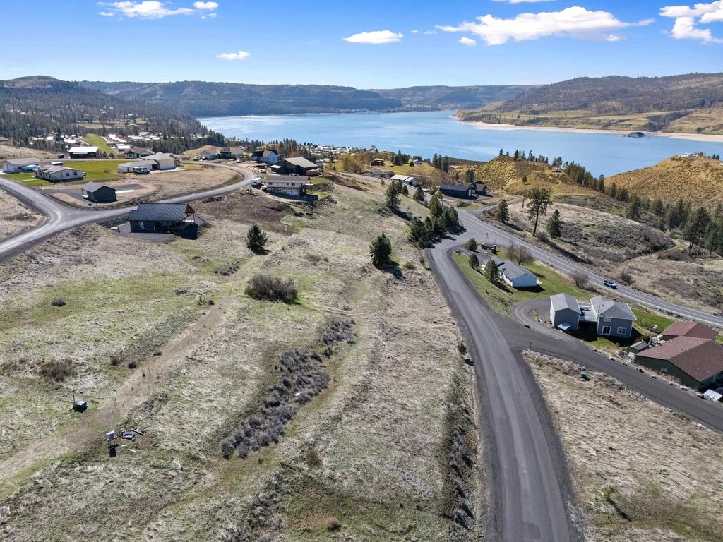 41140 Lakeview Heights Dr. N., Davenport, WA 99122 photo 3