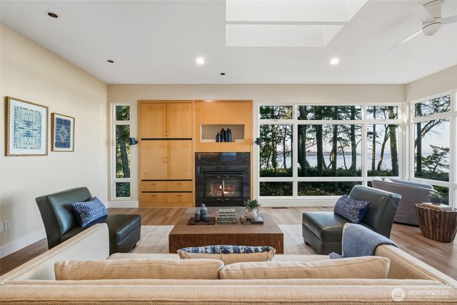 4393 E Sequim Bay Road, Sequim, WA 98382