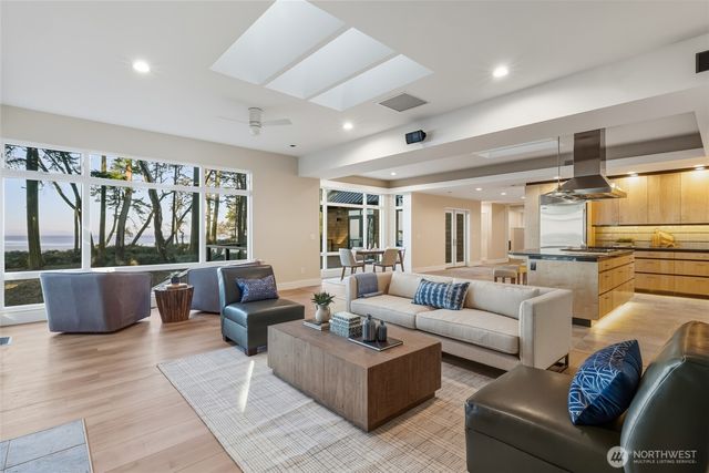 4393 E Sequim Bay Road, Sequim, WA 98382