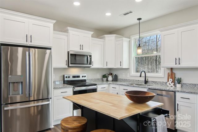 210 Oak Grove Road, Bryson City, NC 28713
