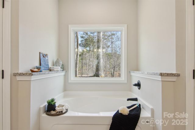 210 Oak Grove Road, Bryson City, NC 28713