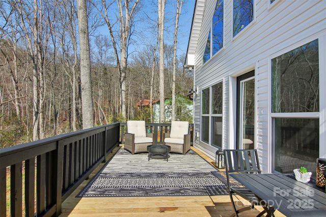 210 Oak Grove Road, Bryson City, NC 28713
