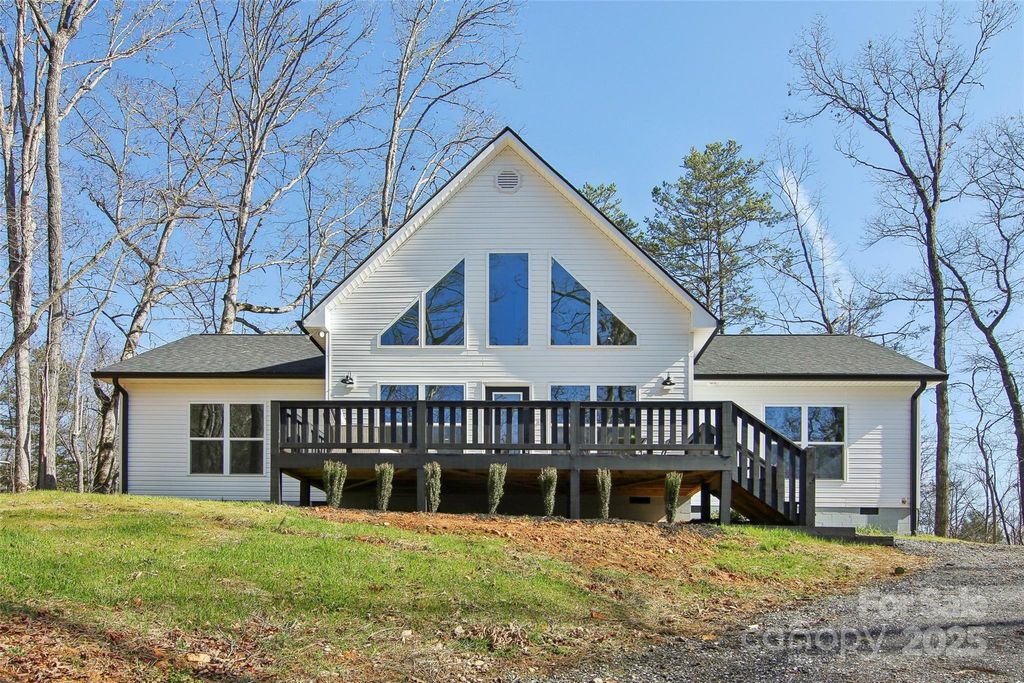 210 Oak Grove Road, Bryson City, NC 28713