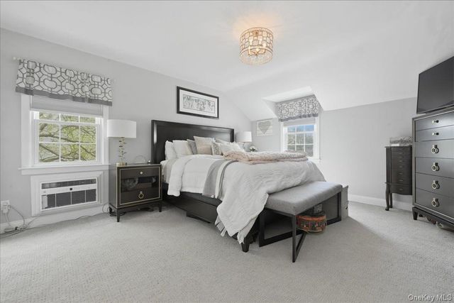 52 Wisteria Avenue, Mineola, NY 11501