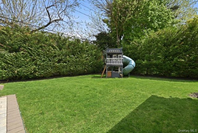 52 Wisteria Avenue, Mineola, NY 11501