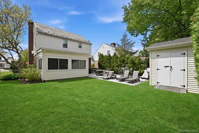 52 Wisteria Avenue, Mineola, NY 11501