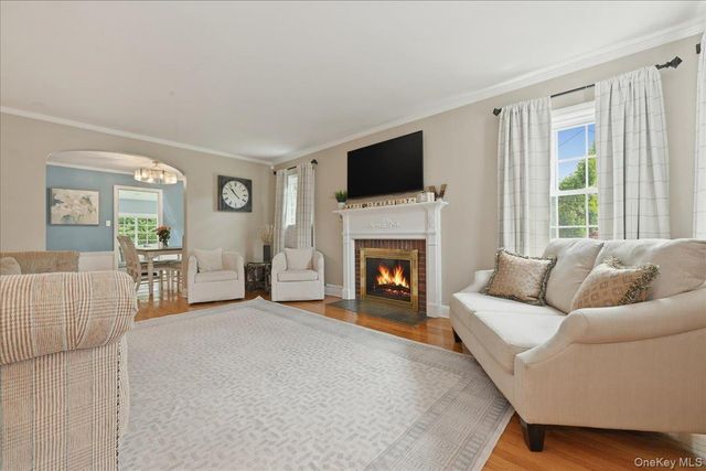 52 Wisteria Avenue, Mineola, NY 11501