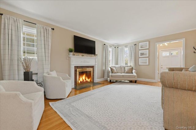 52 Wisteria Avenue, Mineola, NY 11501