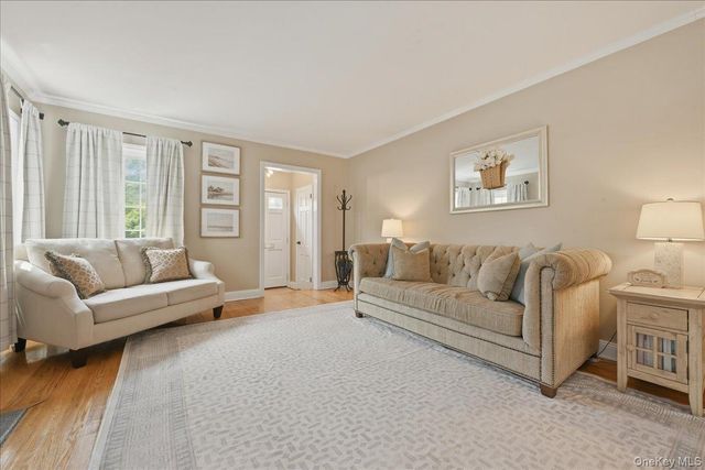 52 Wisteria Avenue, Mineola, NY 11501