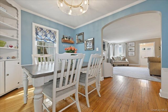 52 Wisteria Avenue, Mineola, NY 11501