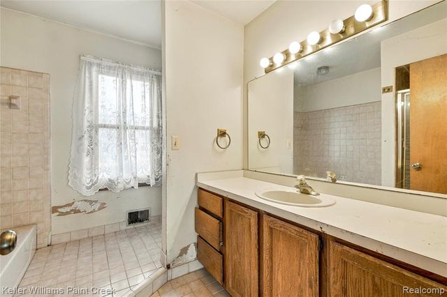 20838 Gill Road, Farmington Hills, MI 48335