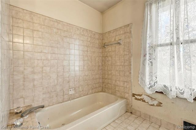 20838 Gill Road, Farmington Hills, MI 48335