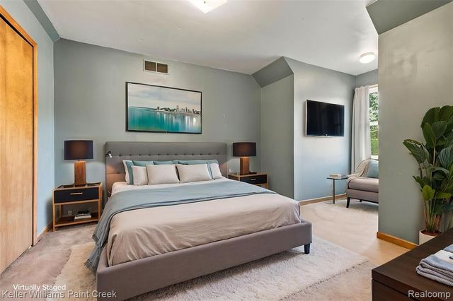 20838 Gill Road, Farmington Hills, MI 48335