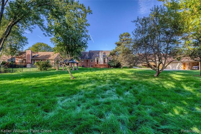20838 Gill Road, Farmington Hills, MI 48335