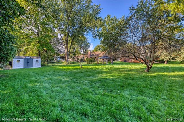 20838 Gill Road, Farmington Hills, MI 48335