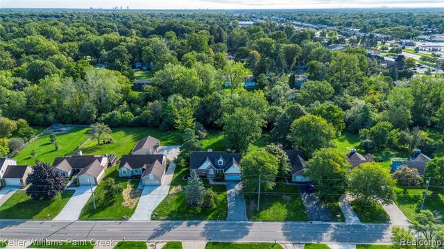 20838 Gill Road, Farmington Hills, MI 48335