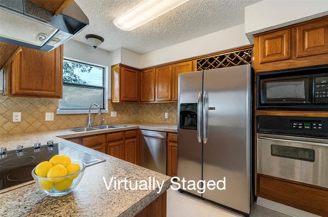 2823 Linden Lane, Grand Prairie, TX 75052