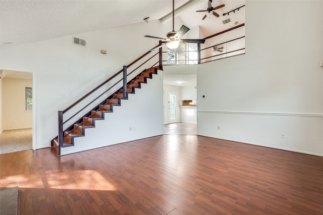 2823 Linden Lane, Grand Prairie, TX 75052