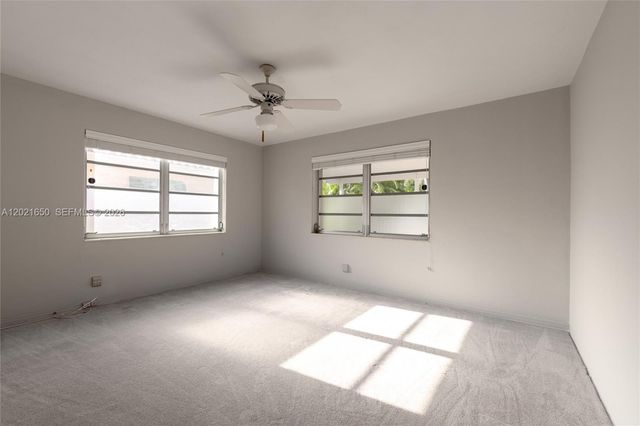 947 Lincoln St, Hollywood, FL 33019