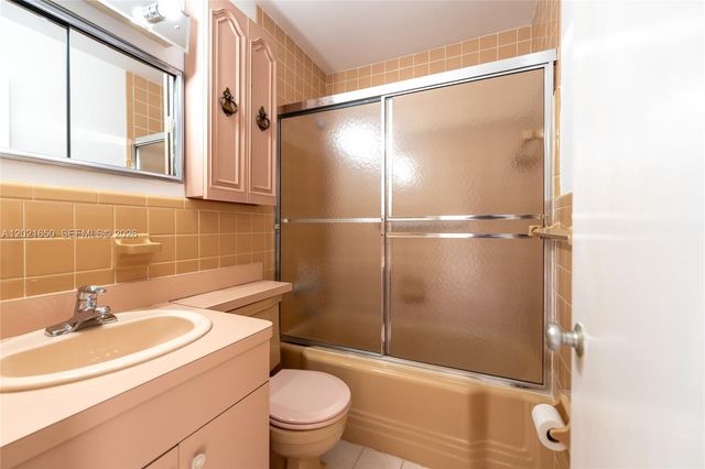 947 Lincoln St, Hollywood, FL 33019