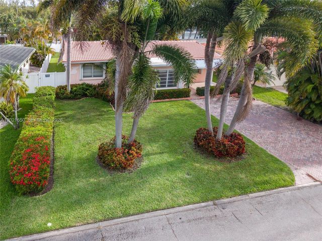 947 Lincoln St, Hollywood, FL 33019