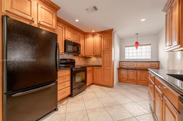 947 Lincoln St, Hollywood, FL 33019