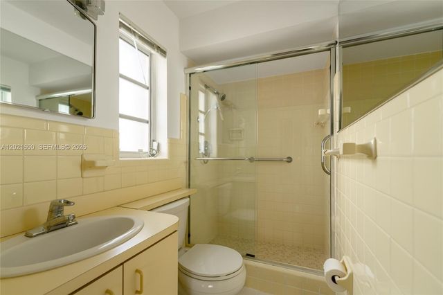 947 Lincoln St, Hollywood, FL 33019