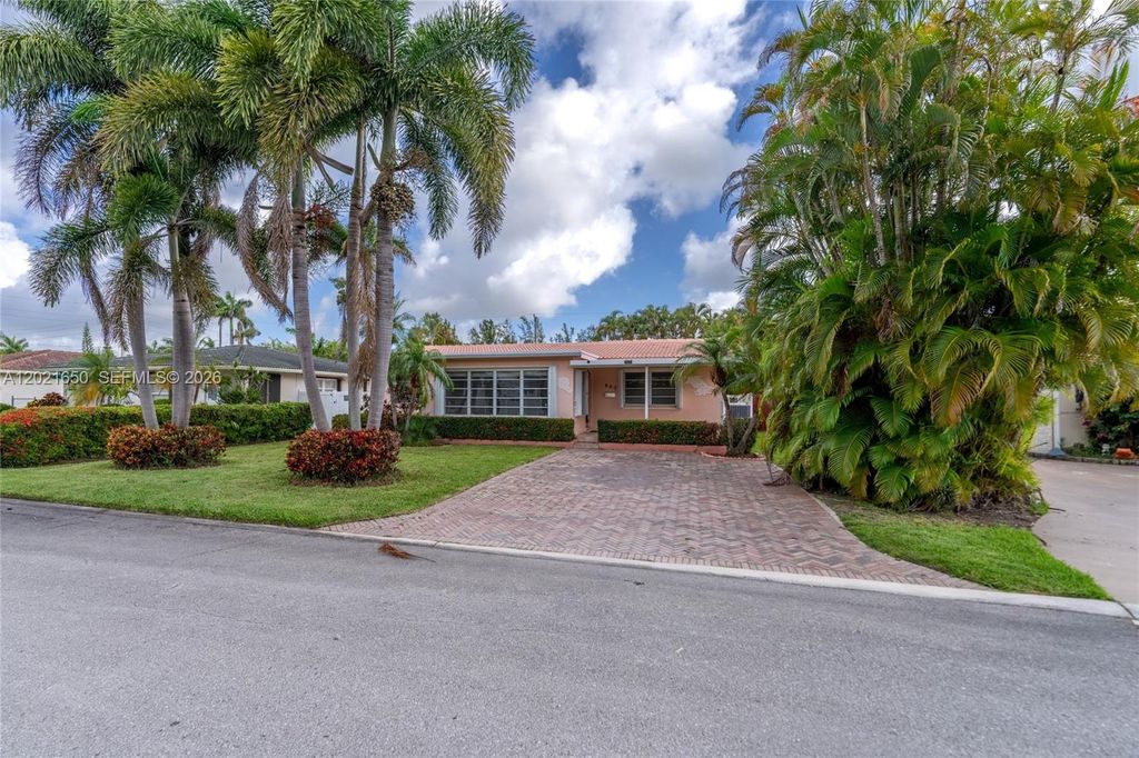 947 Lincoln St, Hollywood, FL 33019