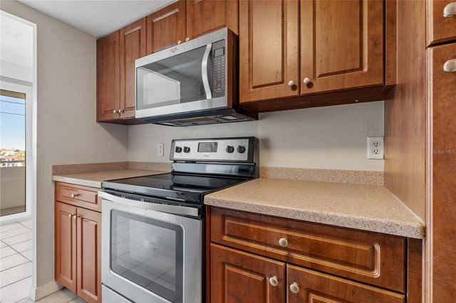 4803 SUNSET COURT 304, Cape Coral, FL 33904