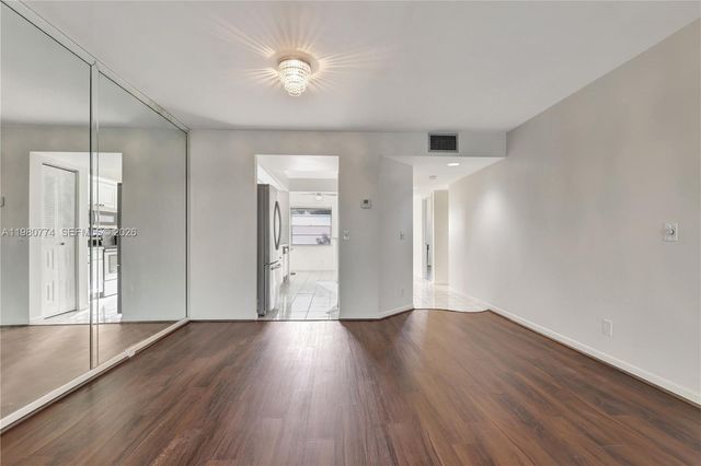 13001 SW 11th Ct 401A, Pembroke Pines, FL 33027