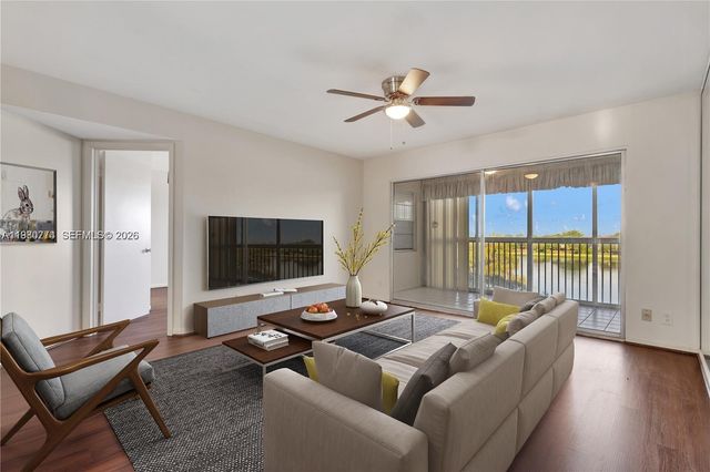 13001 SW 11th Ct 401A, Pembroke Pines, FL 33027