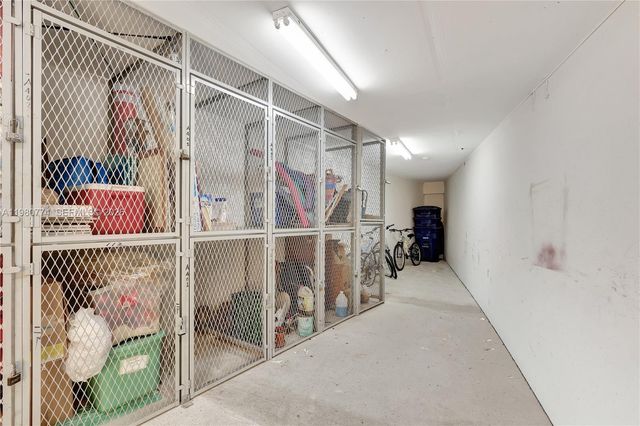 13001 SW 11th Ct 401A, Pembroke Pines, FL 33027