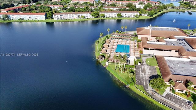 13001 SW 11th Ct 401A, Pembroke Pines, FL 33027