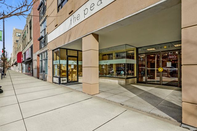 3121 N Lincoln Avenue, Chicago, IL 60657