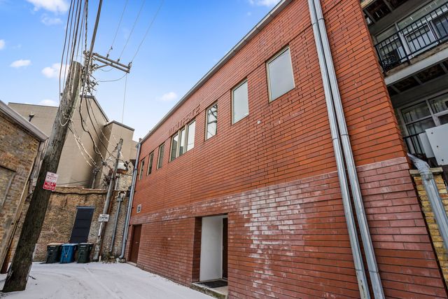 3121 N Lincoln Avenue, Chicago, IL 60657